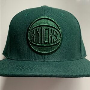 New York Knicks Pro Standard Embroidered Flat Brim Hat in Forest Green